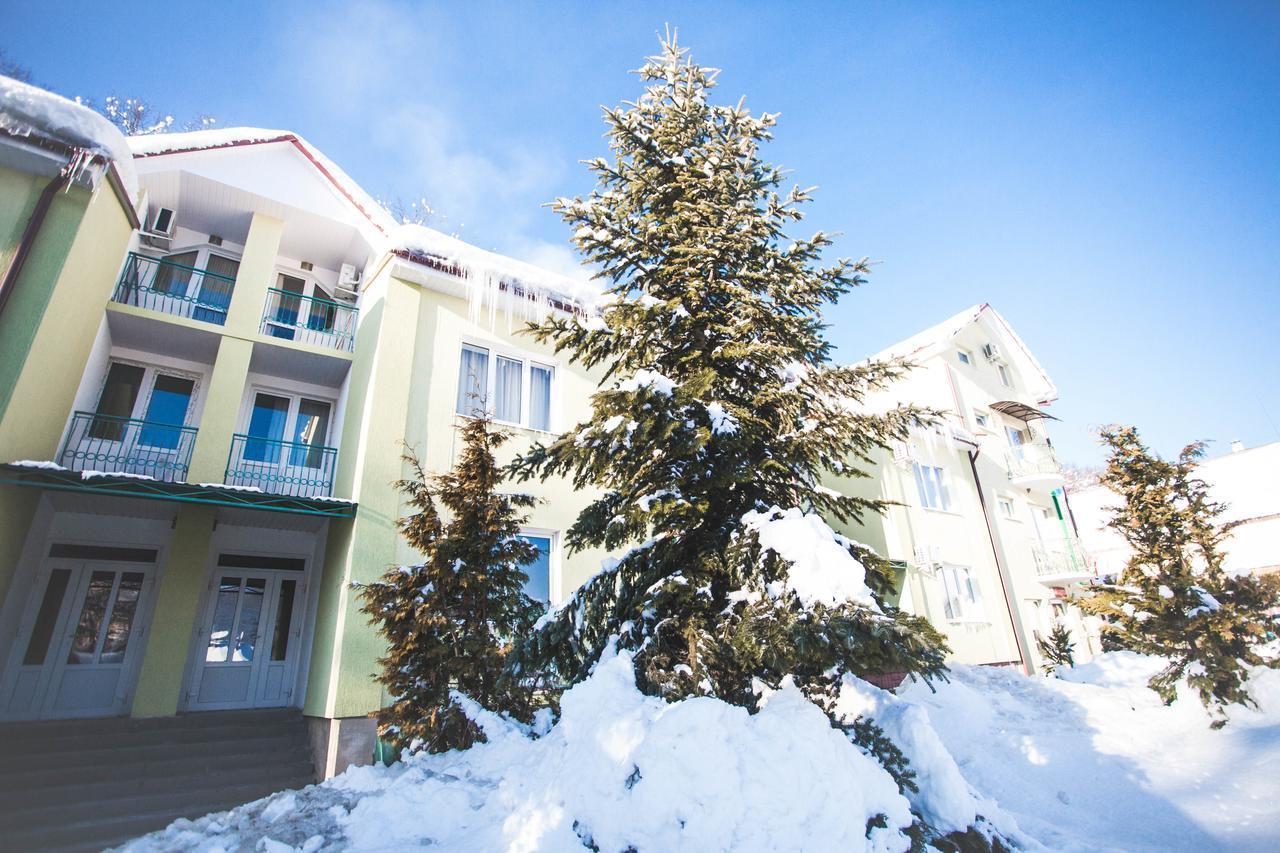 Smerichka Hotel Polyana  Ngoại thất bức ảnh